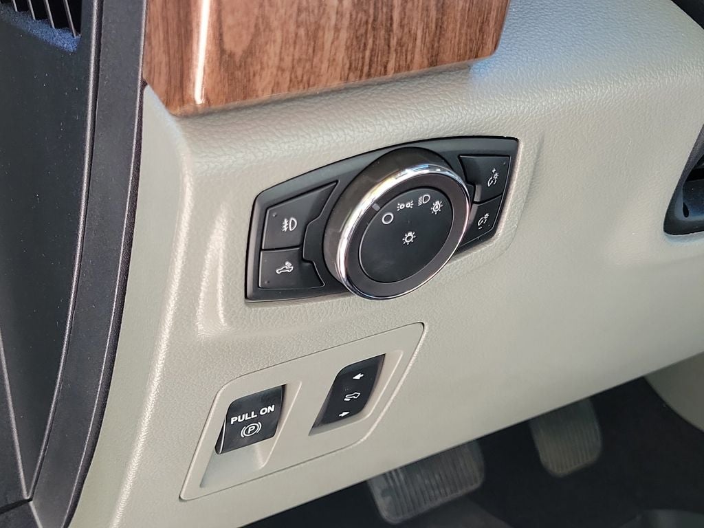 2019 Ford F-150 Lariat 4X4 W/PANO ROOF