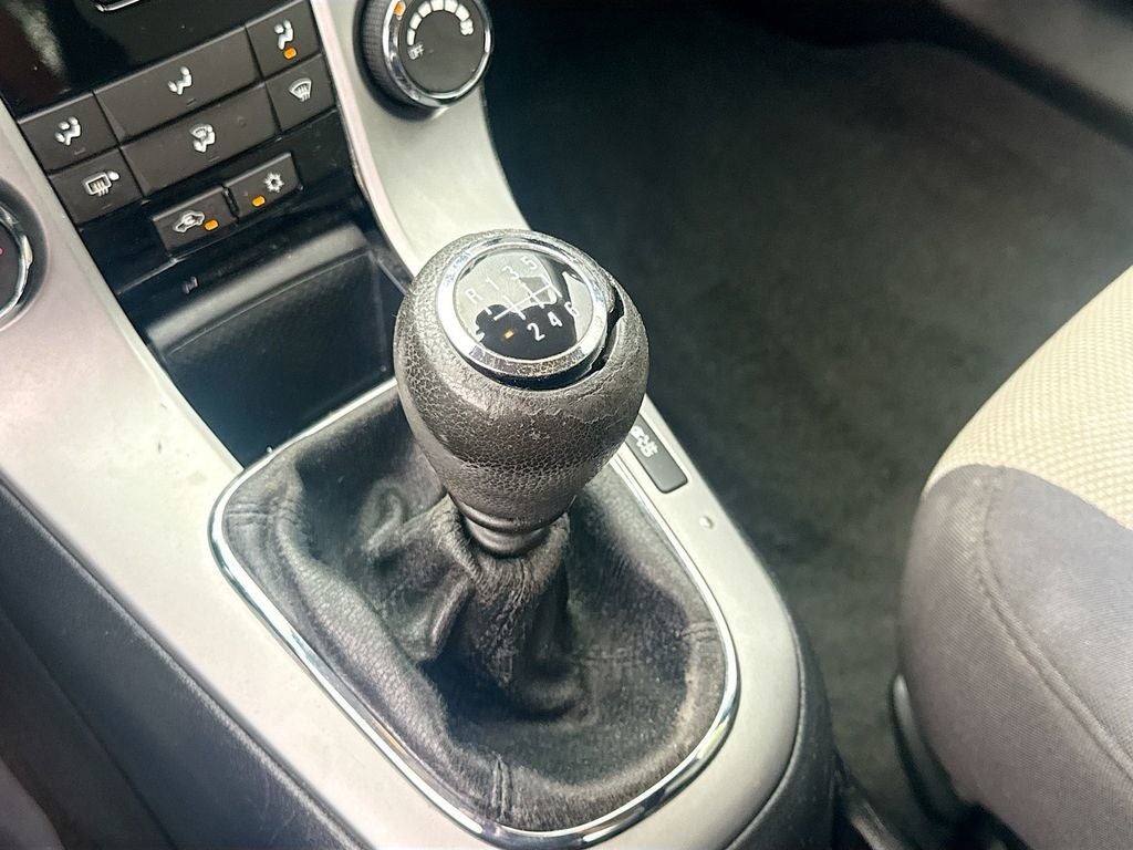 2015 Chevrolet Cruze LS 6 SPEED MANUAL