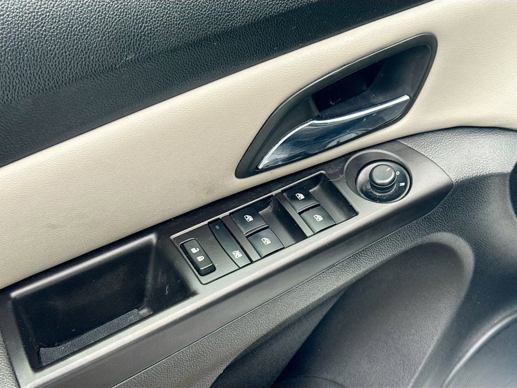 2015 Chevrolet Cruze LS 6 SPEED MANUAL