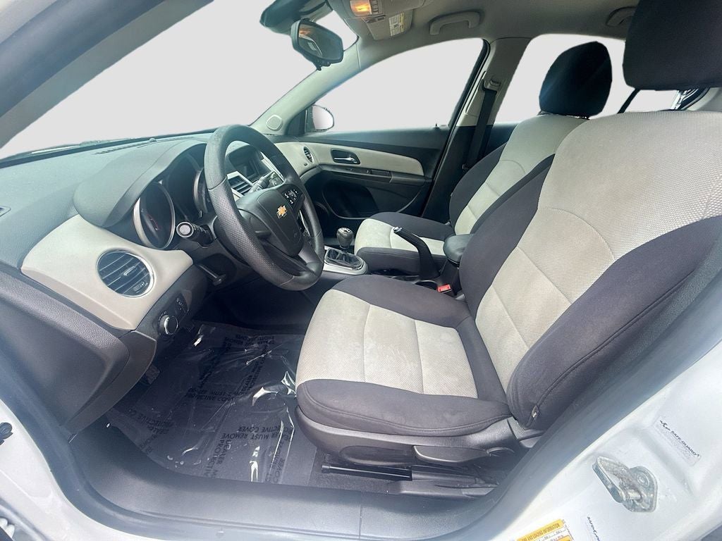 2015 Chevrolet Cruze LS 6 SPEED MANUAL
