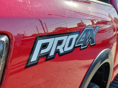 2020 Nissan Titan PRO-4X w/Panoramic Moonroof