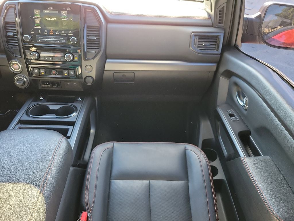 2020 Nissan Titan PRO-4X w/Panoramic Moonroof