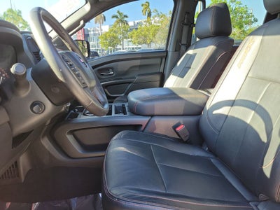2020 Nissan Titan PRO-4X w/Panoramic Moonroof