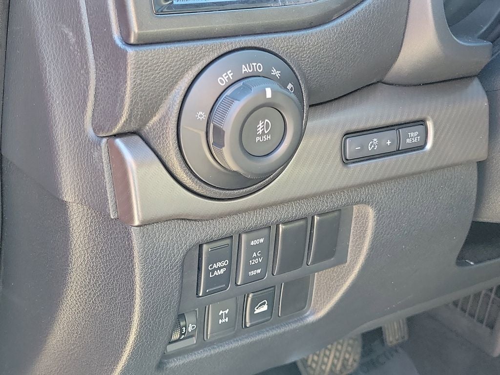 2020 Nissan Titan PRO-4X w/Panoramic Moonroof