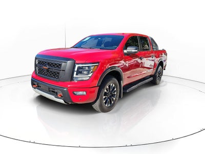 2020 Nissan Titan PRO-4X w/Panoramic Moonroof