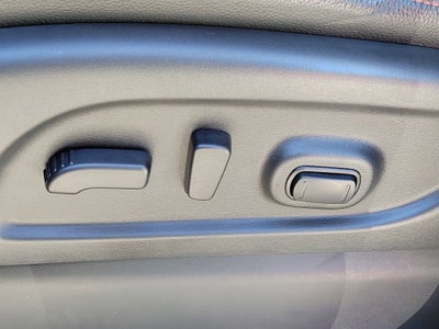 2020 Nissan Titan PRO-4X w/Panoramic Moonroof