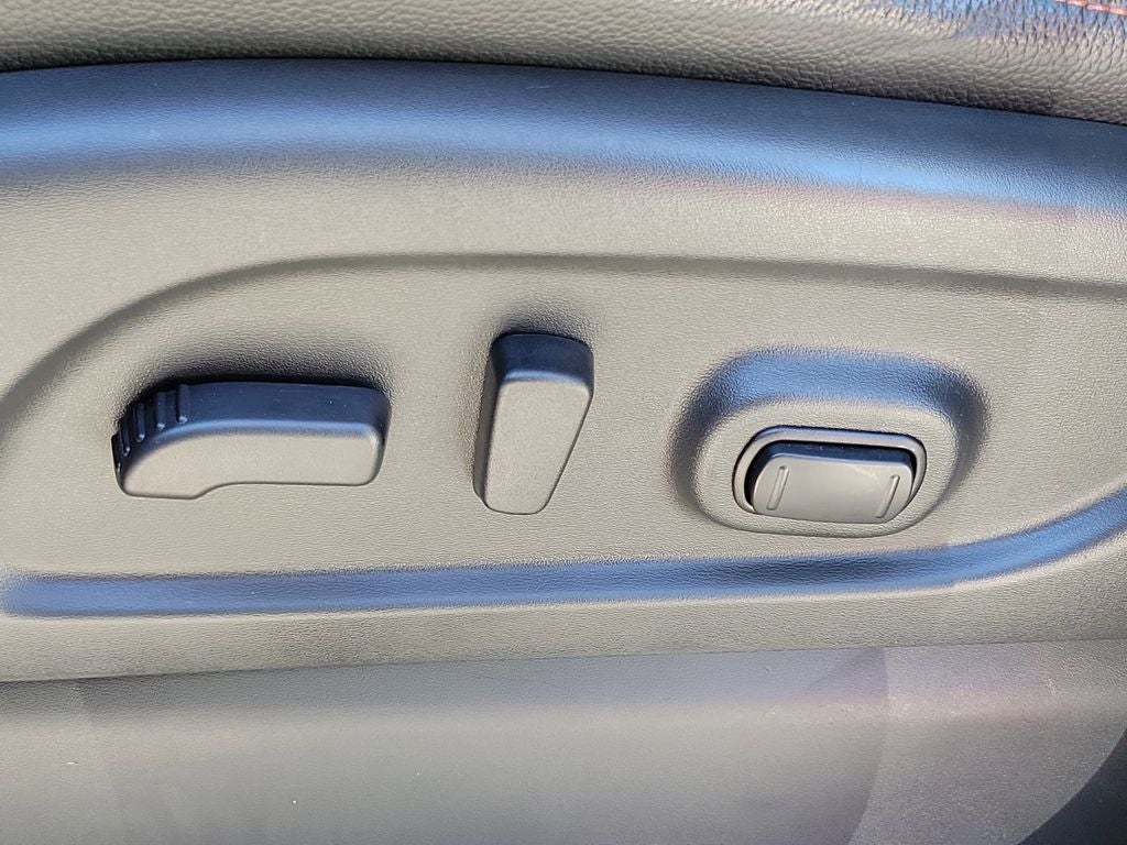 2020 Nissan Titan PRO-4X w/Panoramic Moonroof