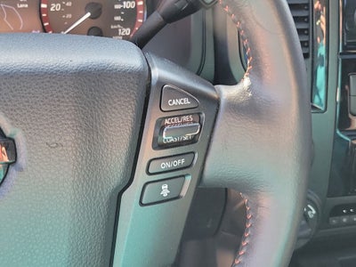2020 Nissan Titan PRO-4X w/Panoramic Moonroof