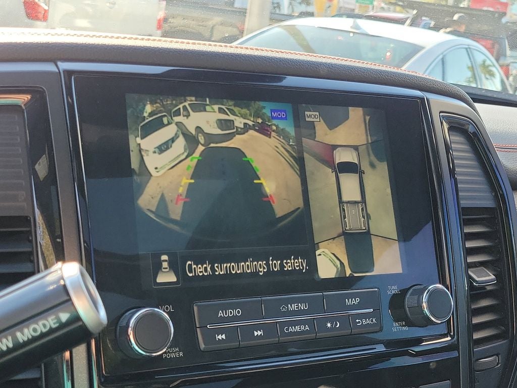 2020 Nissan Titan PRO-4X w/Panoramic Moonroof