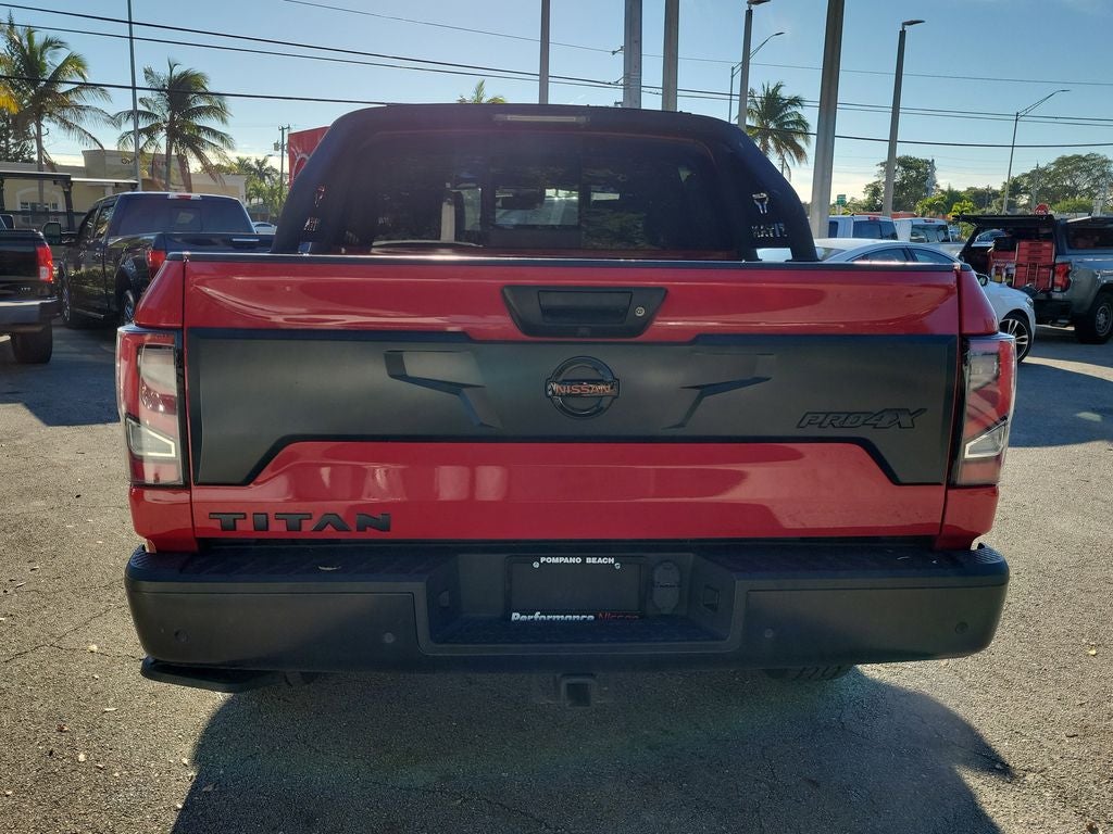 2020 Nissan Titan PRO-4X w/Panoramic Moonroof