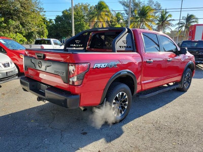 2020 Nissan Titan PRO-4X w/Panoramic Moonroof