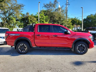 2020 Nissan Titan PRO-4X w/Panoramic Moonroof