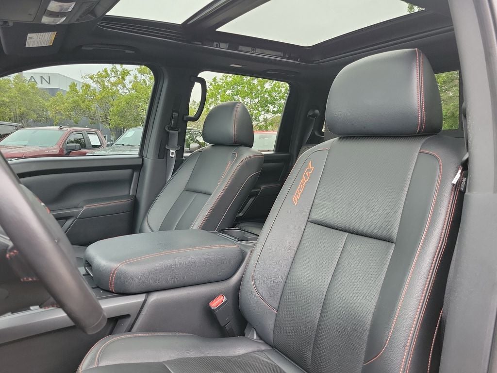 2024 Nissan Titan PRO-4X W/PANO ROOF