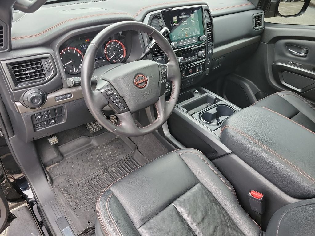 2024 Nissan Titan PRO-4X W/PANO ROOF