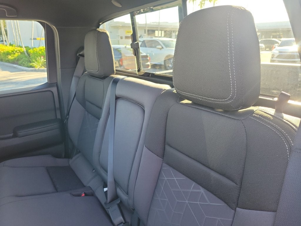 2027 Nissan Frontier SV