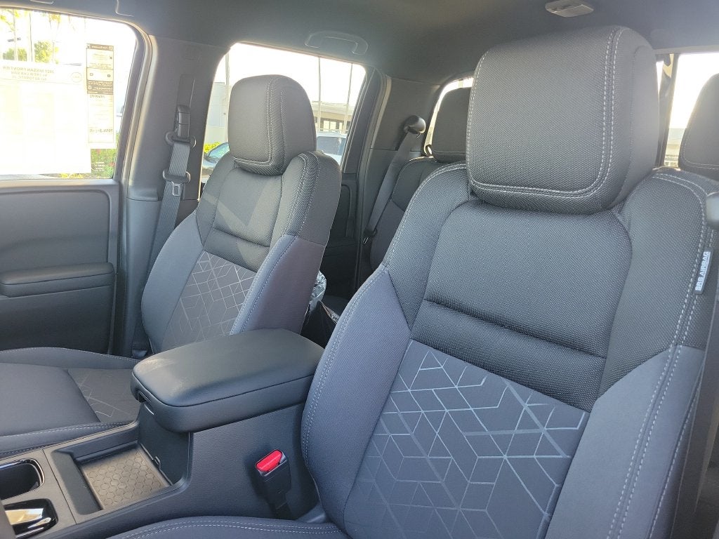 2027 Nissan Frontier SV