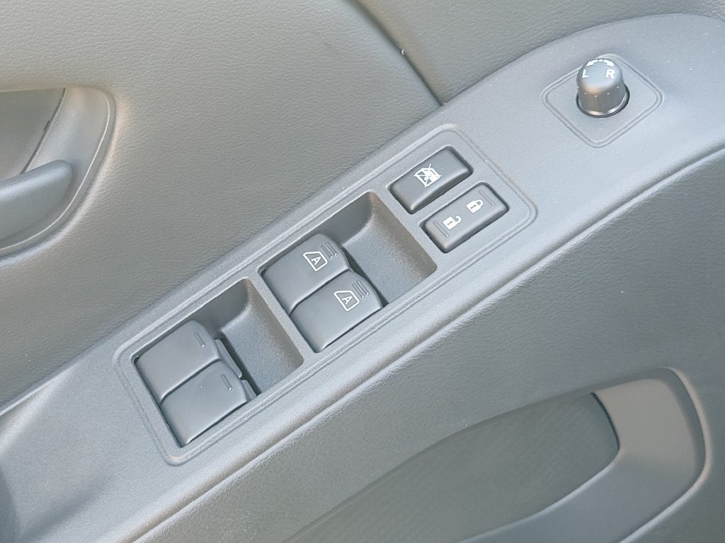2027 Nissan Frontier SV