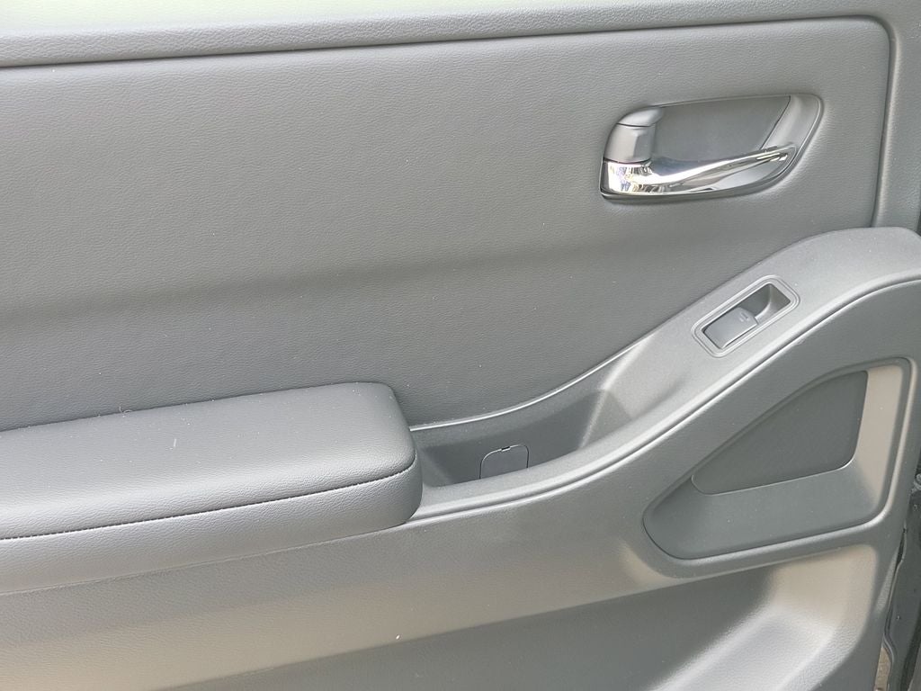 2025 Nissan Frontier SV NISMO