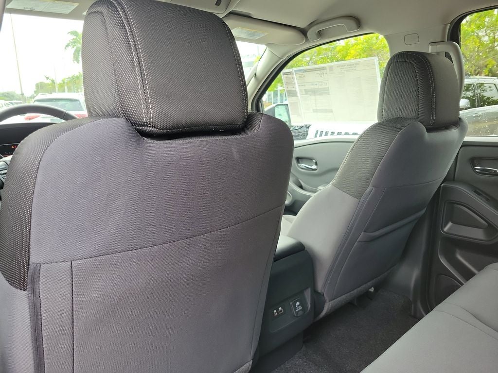 2025 Nissan Frontier SV NISMO