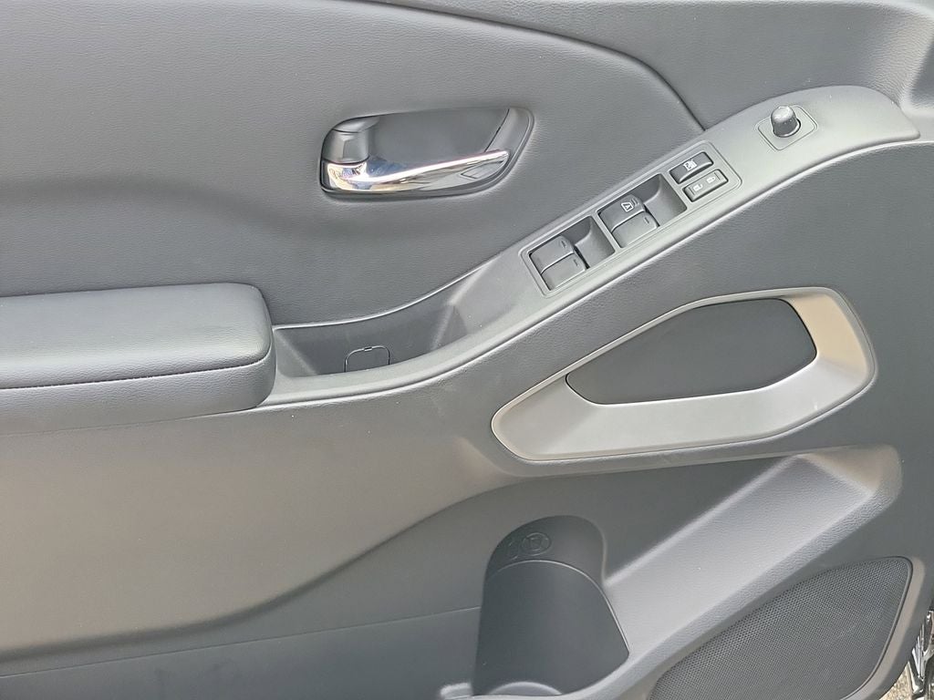 2025 Nissan Frontier SV NISMO