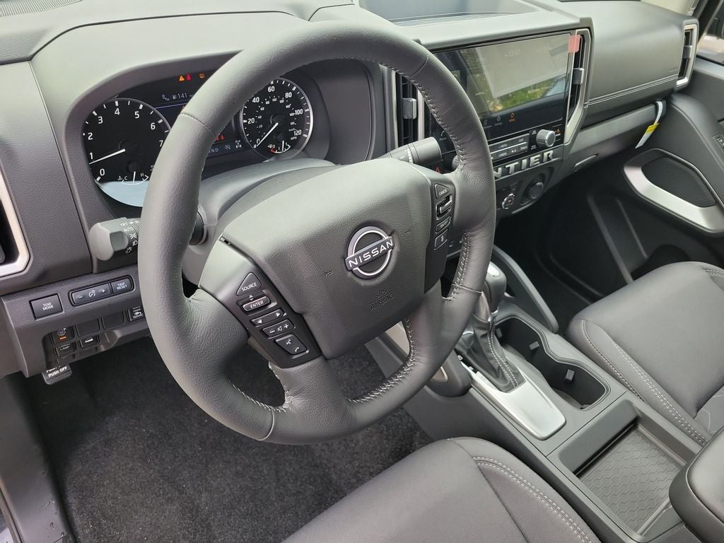 2025 Nissan Frontier SV NISMO