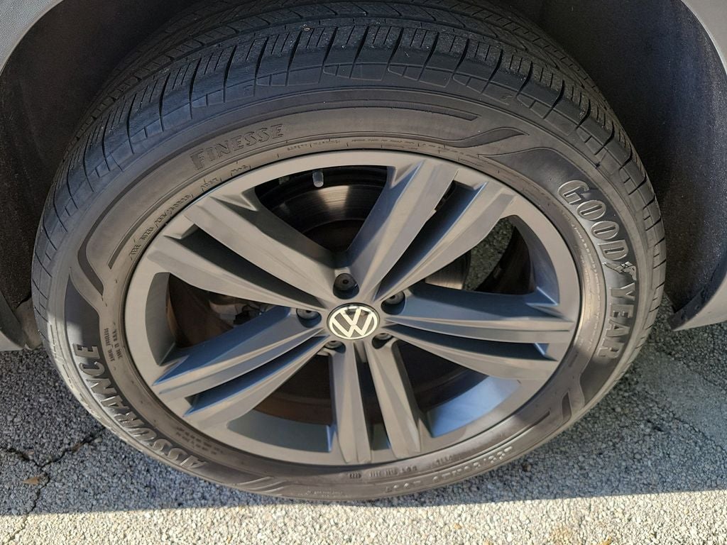 2021 Volkswagen Atlas 3.6L V6 SE w/Technology R-Line