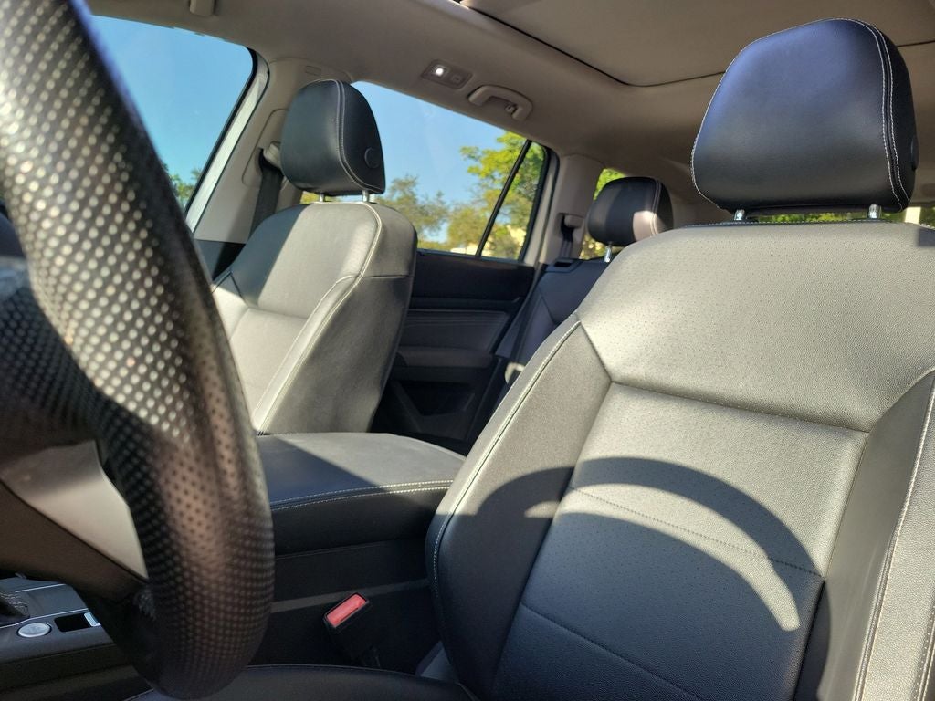 2021 Volkswagen Atlas 3.6L V6 SE w/Technology R-Line