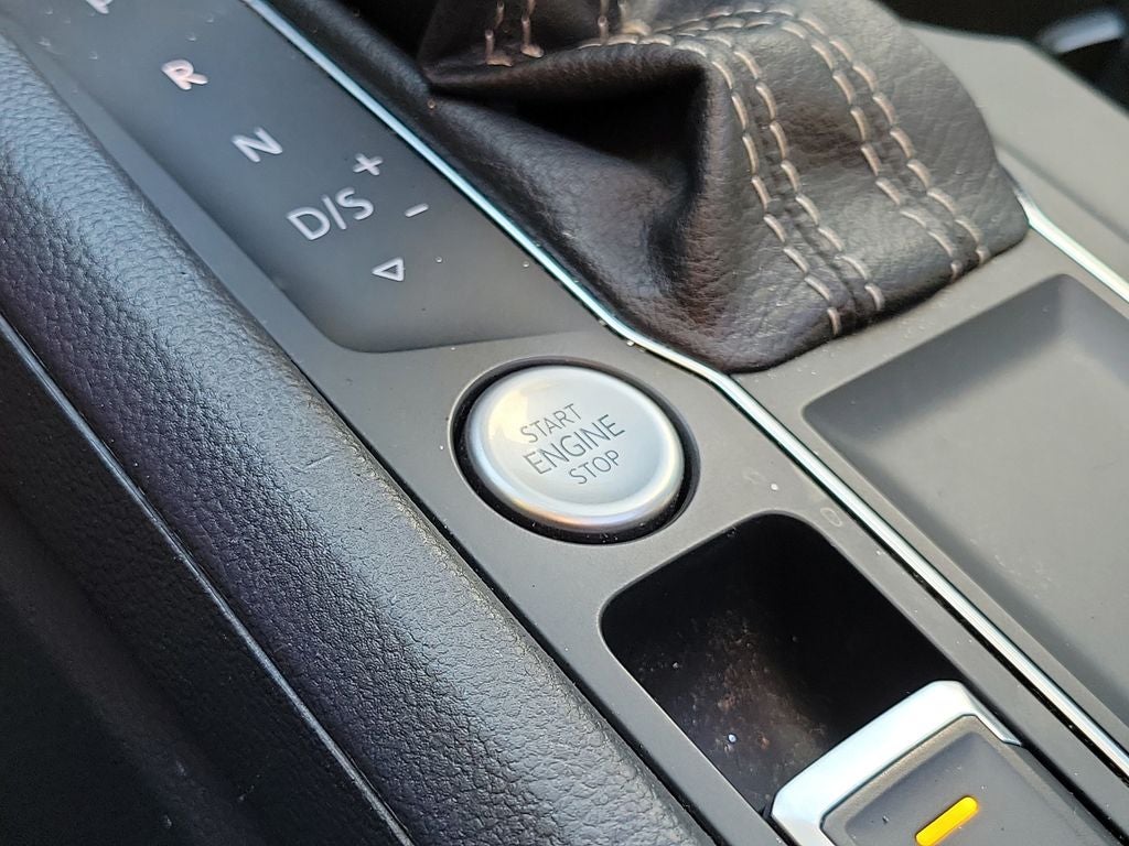 2021 Volkswagen Atlas 3.6L V6 SE w/Technology R-Line