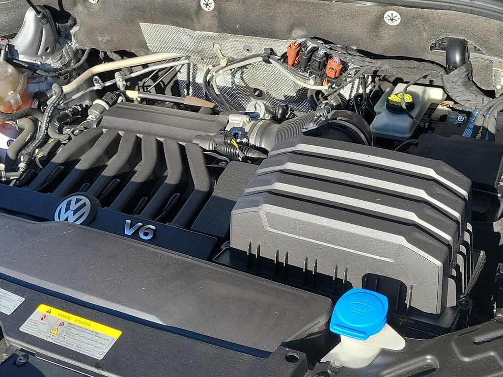 2021 Volkswagen Atlas 3.6L V6 SE w/Technology R-Line