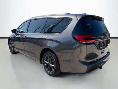 2021 Chrysler Pacifica Touring