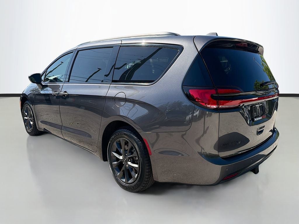 2021 Chrysler Pacifica Touring