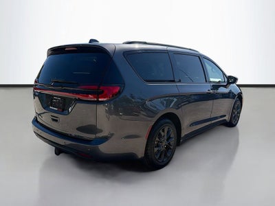 2021 Chrysler Pacifica Touring