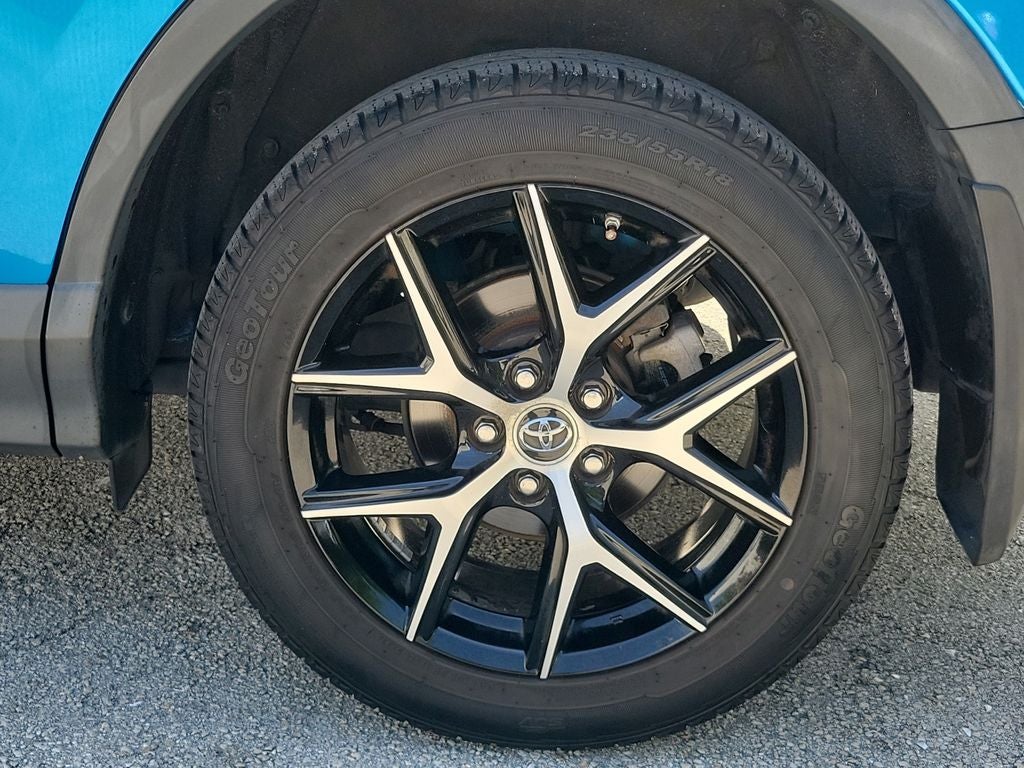 2017 Toyota RAV4 SE
