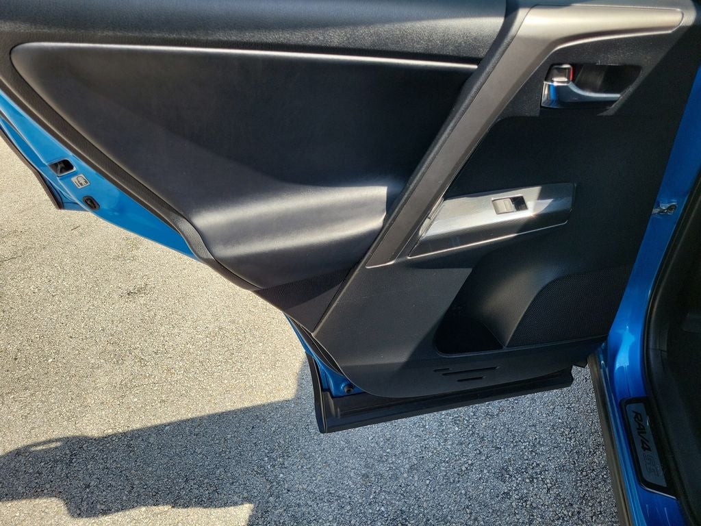 2017 Toyota RAV4 SE