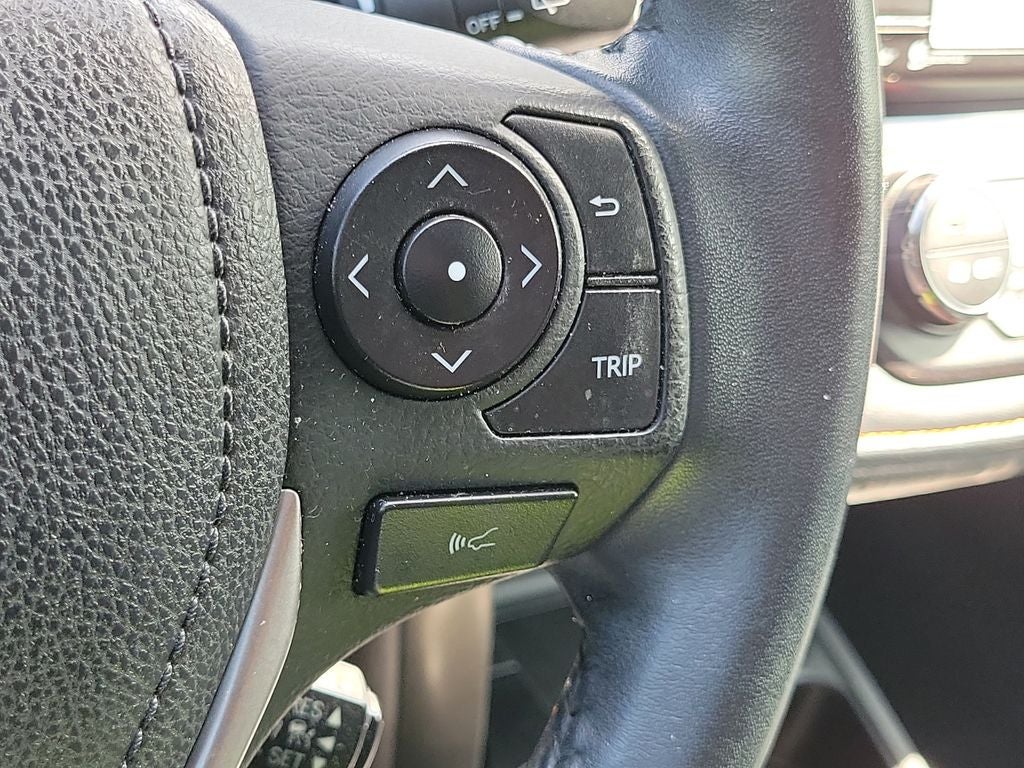 2017 Toyota RAV4 SE