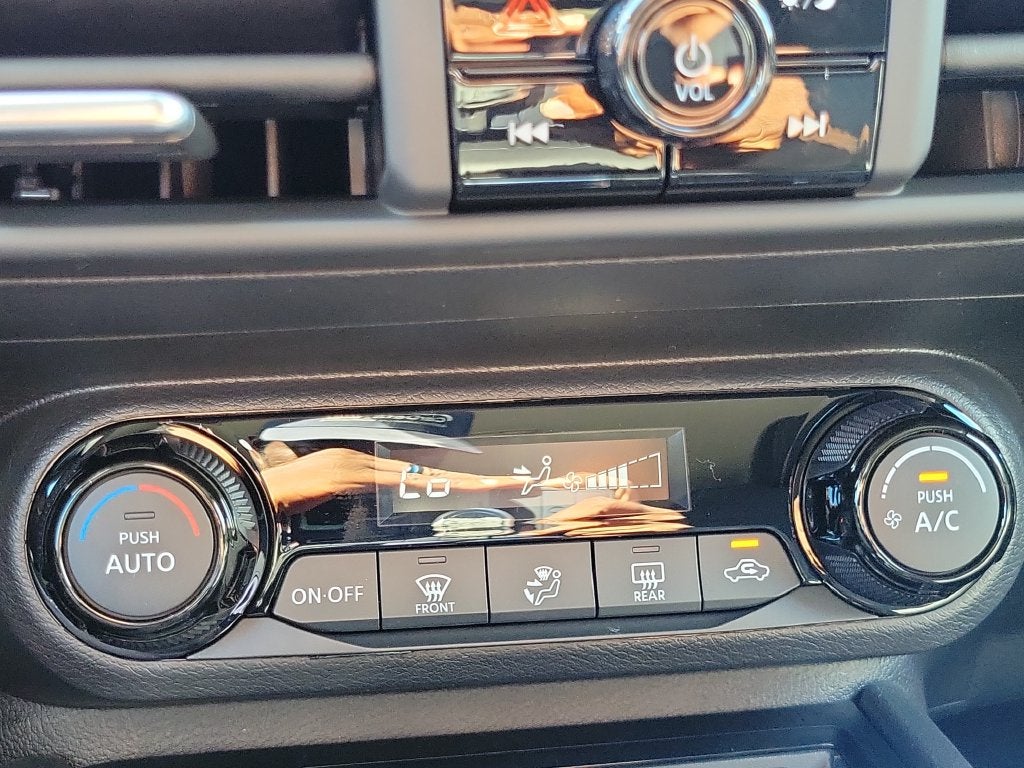 2027 Nissan Kicks SV