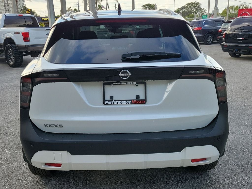 2026 Nissan Kicks SV