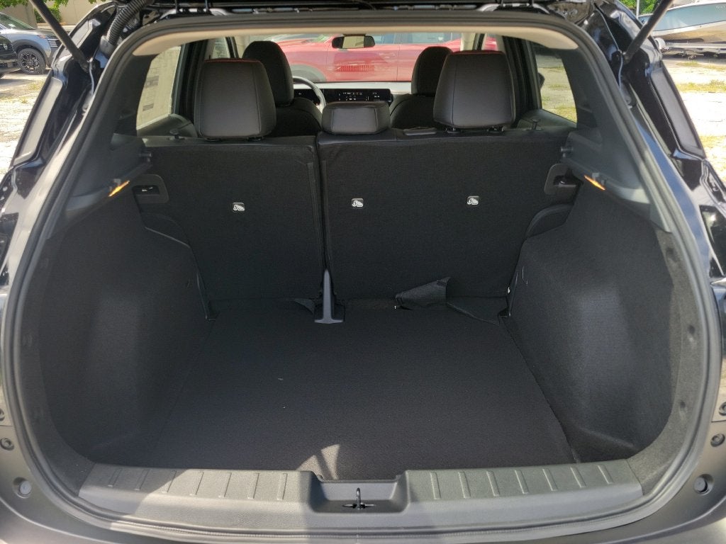 2027 Nissan Kicks SR