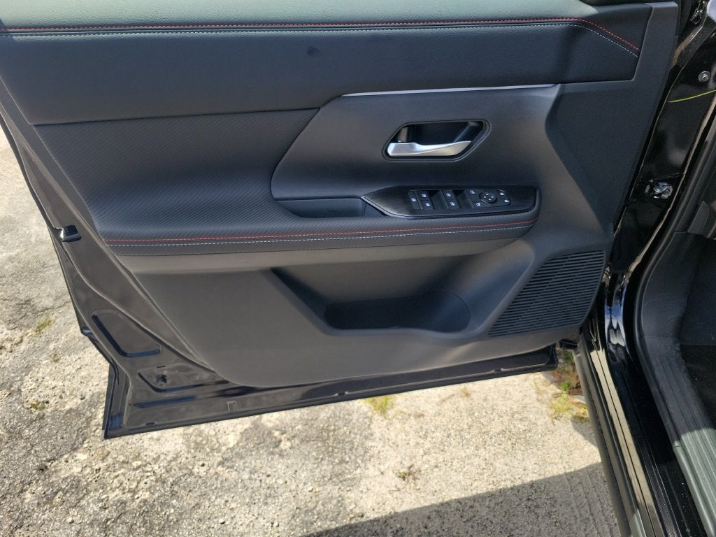 2027 Nissan Kicks SR