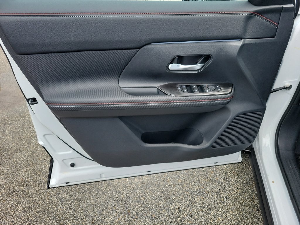 2027 Nissan Kicks SR