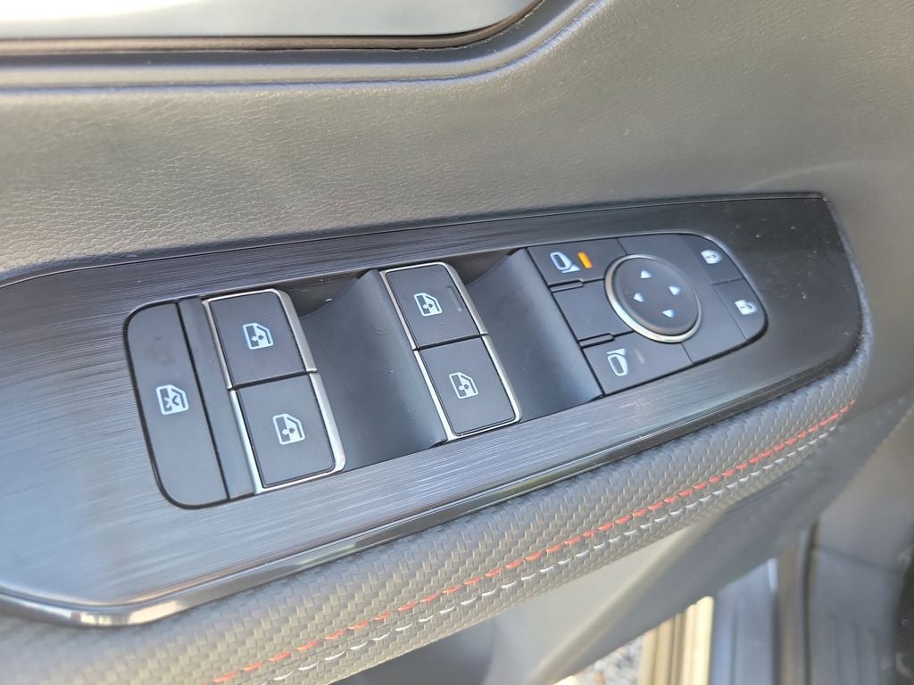 2026 Nissan Kicks SR 19" Wheels