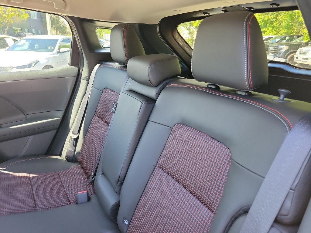 2027 Nissan Kicks SR