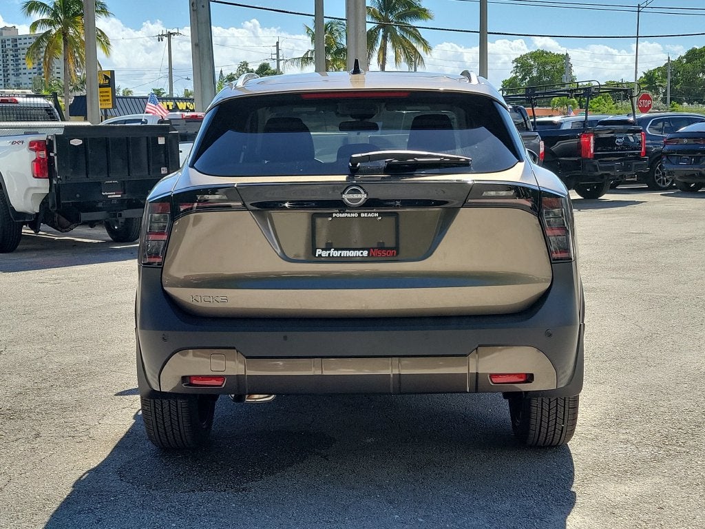 2027 Nissan Kicks SR