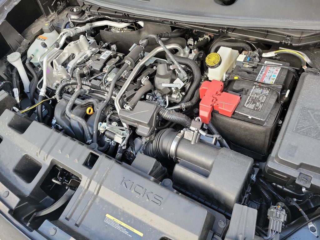 2025 Nissan Kicks SR