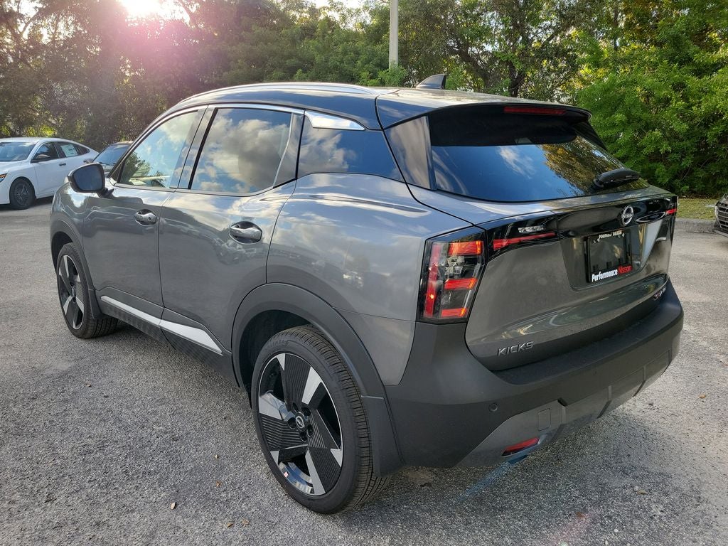 2025 Nissan Kicks SR