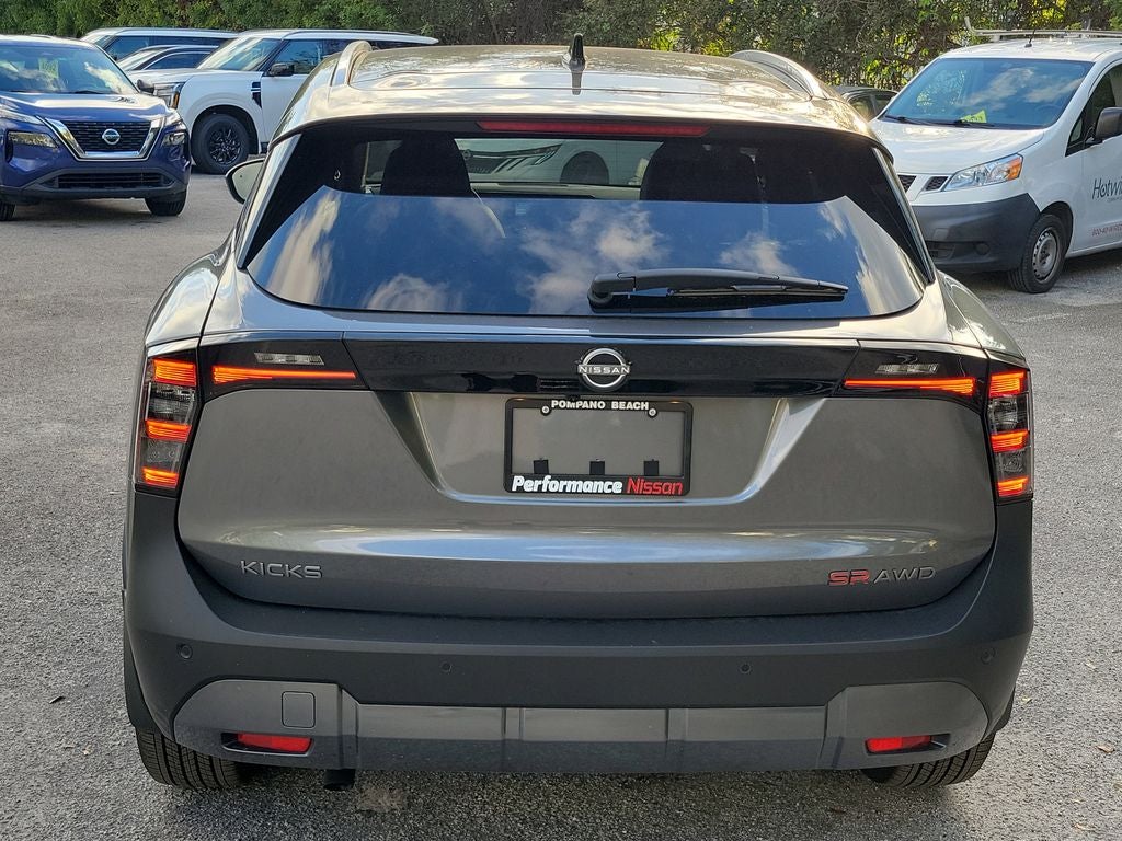 2025 Nissan Kicks SR