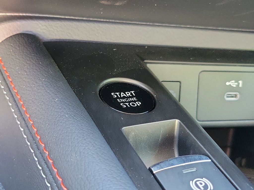 2026 Nissan Kicks SR 19" Wheels