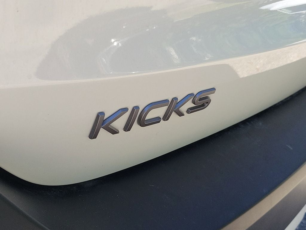 2026 Nissan Kicks SR 19" Wheels