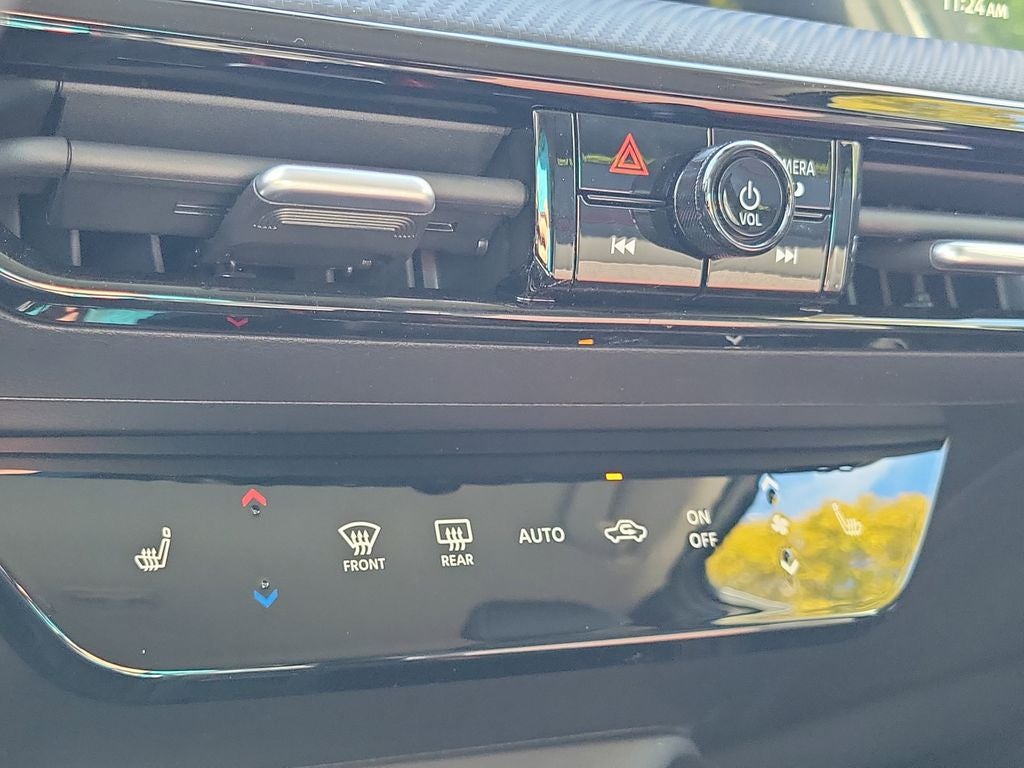 2026 Nissan Kicks SR 19" Wheels