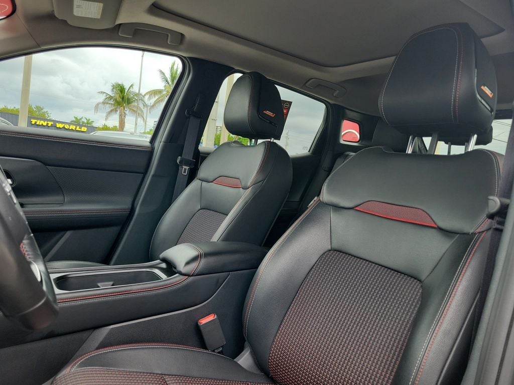 2025 Nissan Kicks SR w/Premium Package